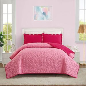 Prism Full/Queen Pink Icon Quilted Comforter